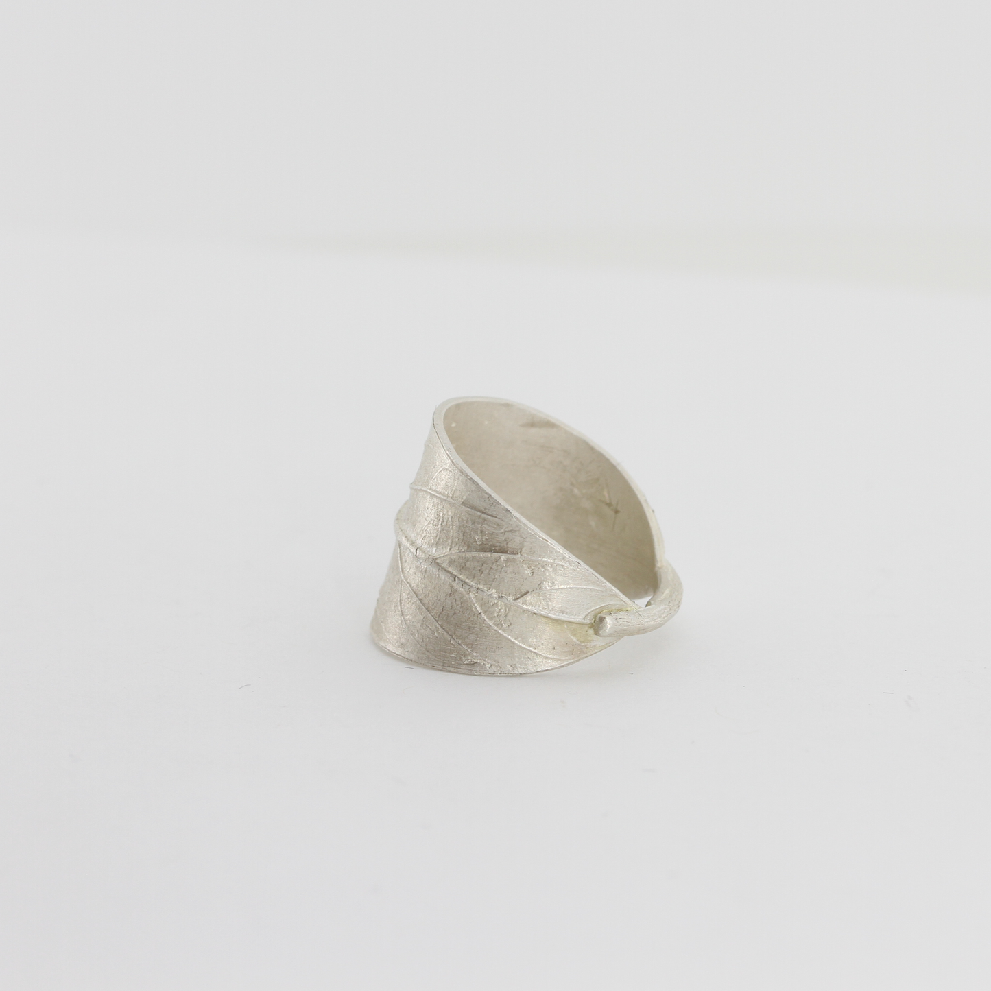 Avocado Leaf Ring