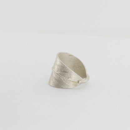 Avocado Leaf Ring