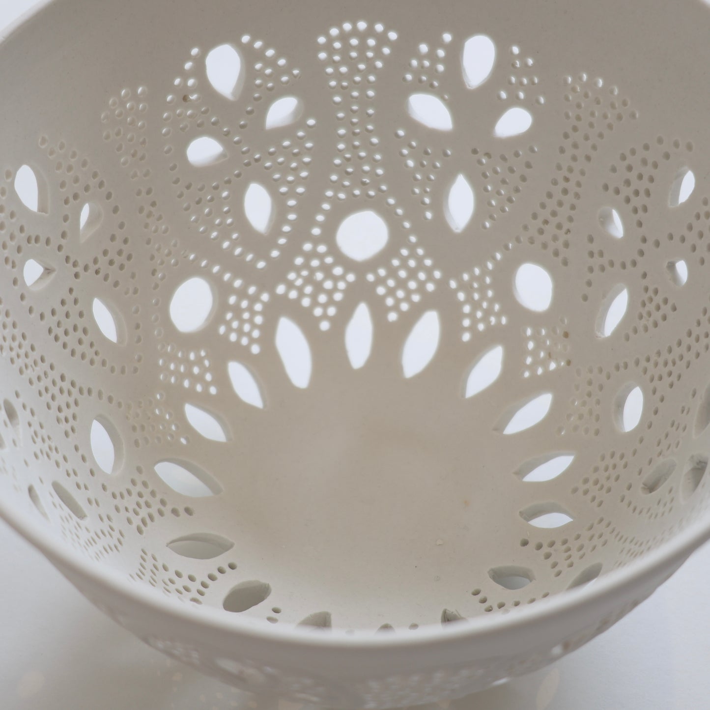 Lace Pattern Bowl